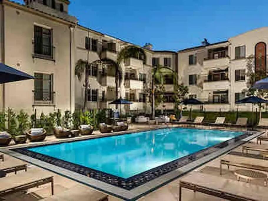 Apartahotel Cozy 2 Bedroom 2 Bathroom With Pool, Gym, Los Ángeles