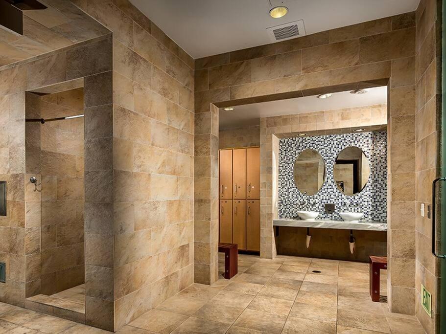 Cozy 2 Bedroom 2 Bathroom With Pool, Gym, Apartahotel