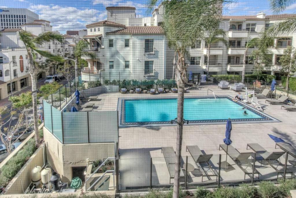Cozy 2 Bedroom 2 Bathroom With Pool, Gym, Los Ángeles