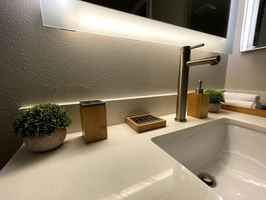 Cozy 2 Bedroom 2 Bathroom With Pool, Gym, Apartahotel Los Ángeles